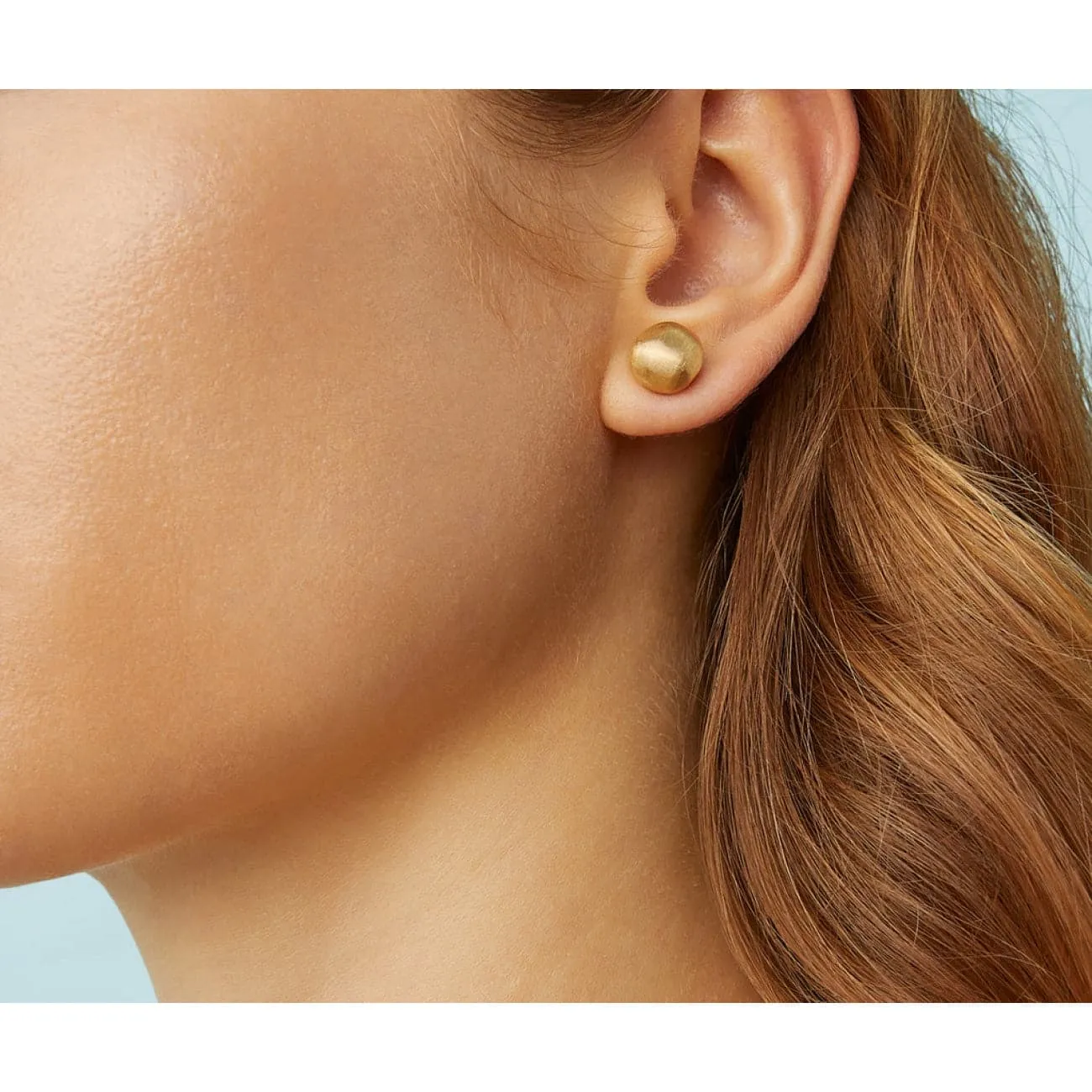 Africa 18K Yellow Gold Small Stud Earrings