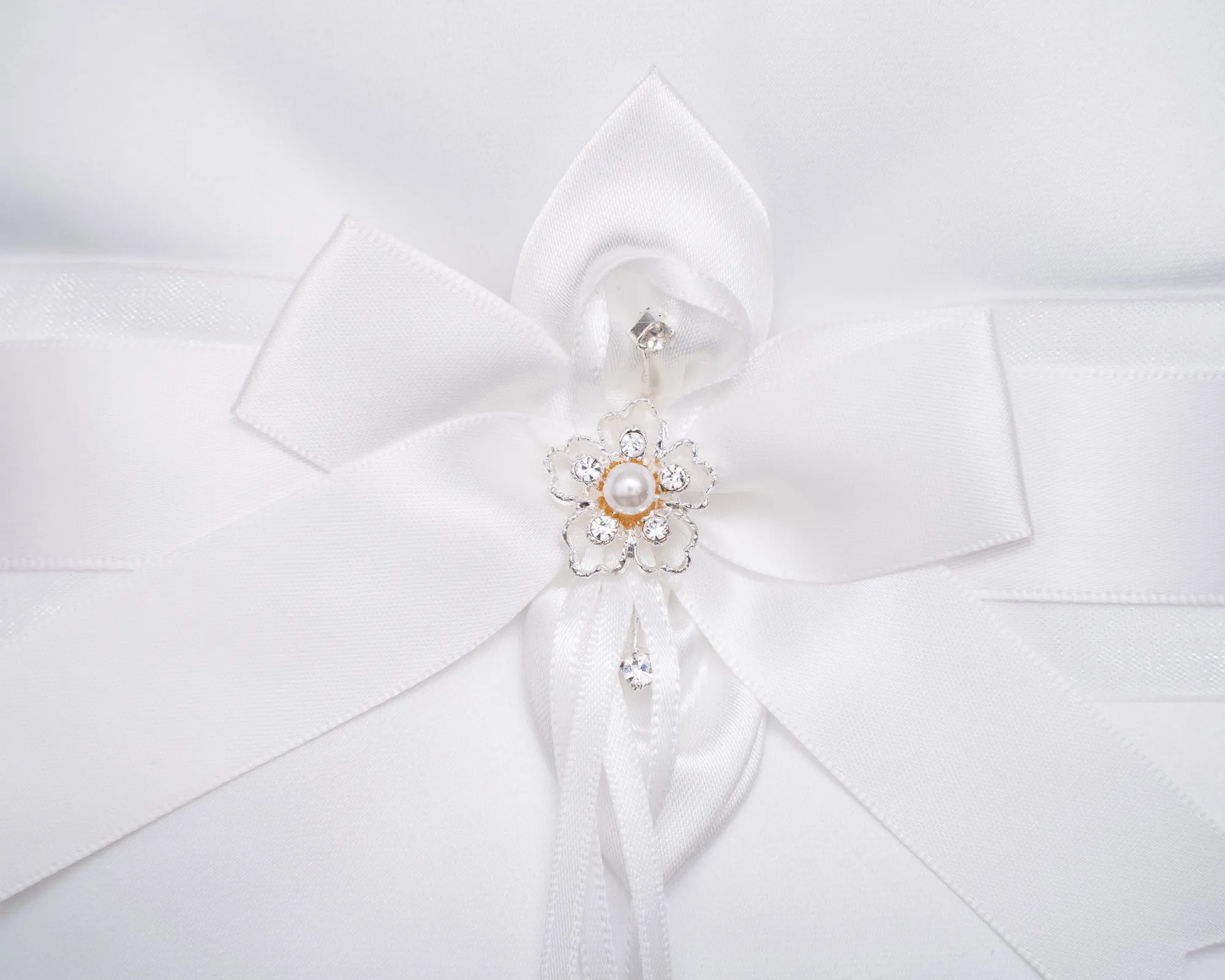 Dorothy Ring Cushion