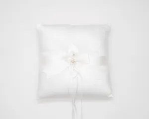 Dorothy Ring Cushion