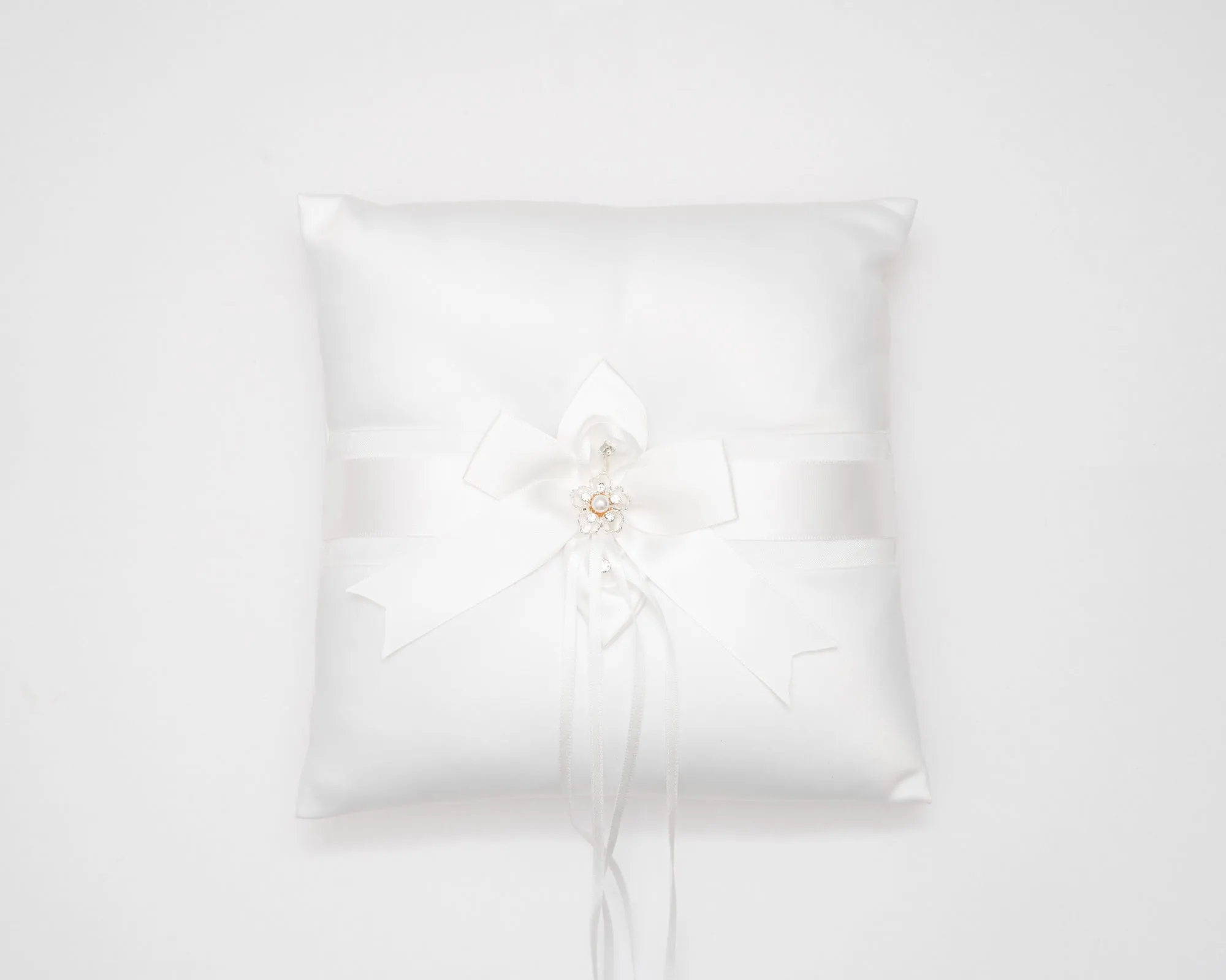 Dorothy Ring Cushion