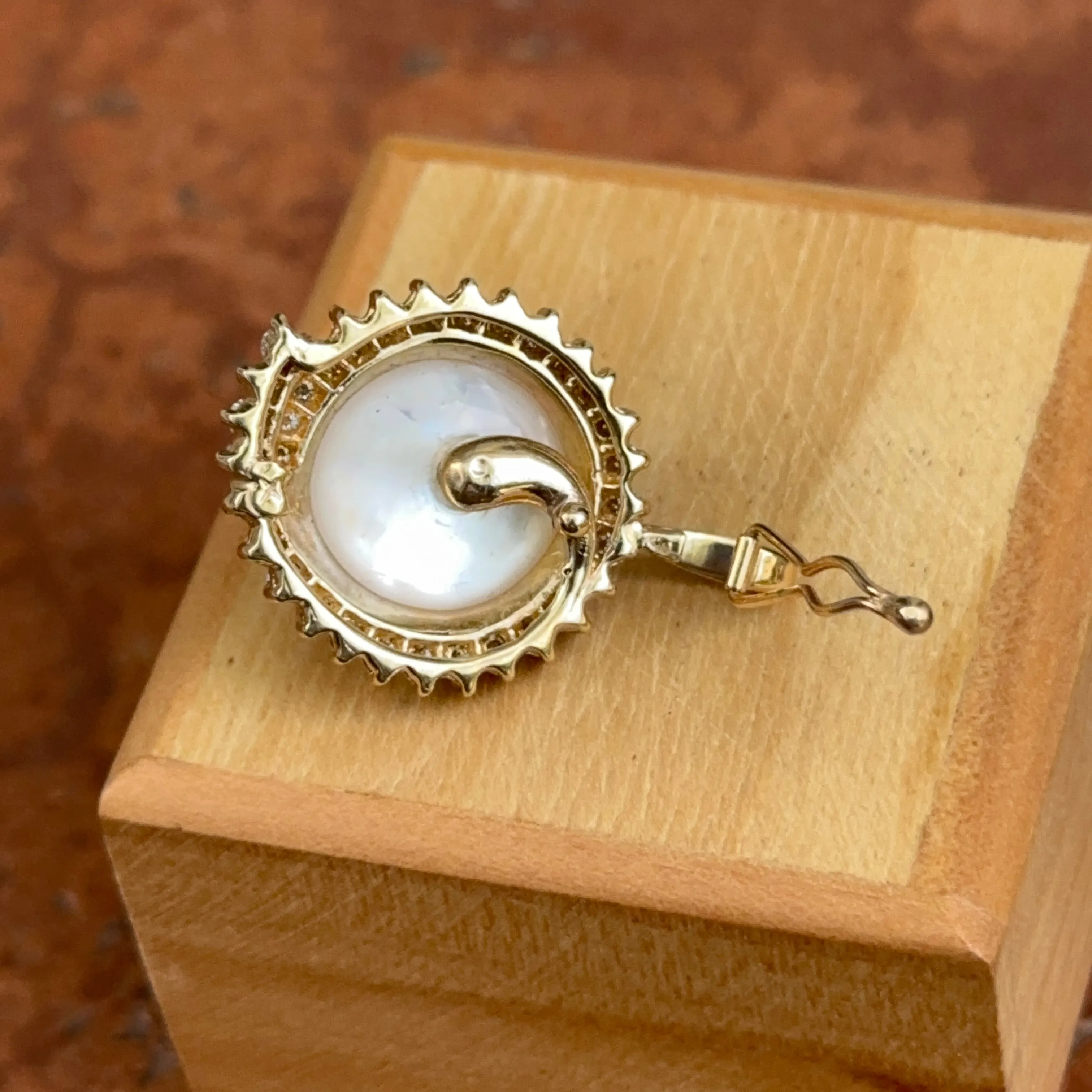 Estate 14KT Yellow Gold Mabe Blister Pearl   Diamond Enhancer Slide Pendant