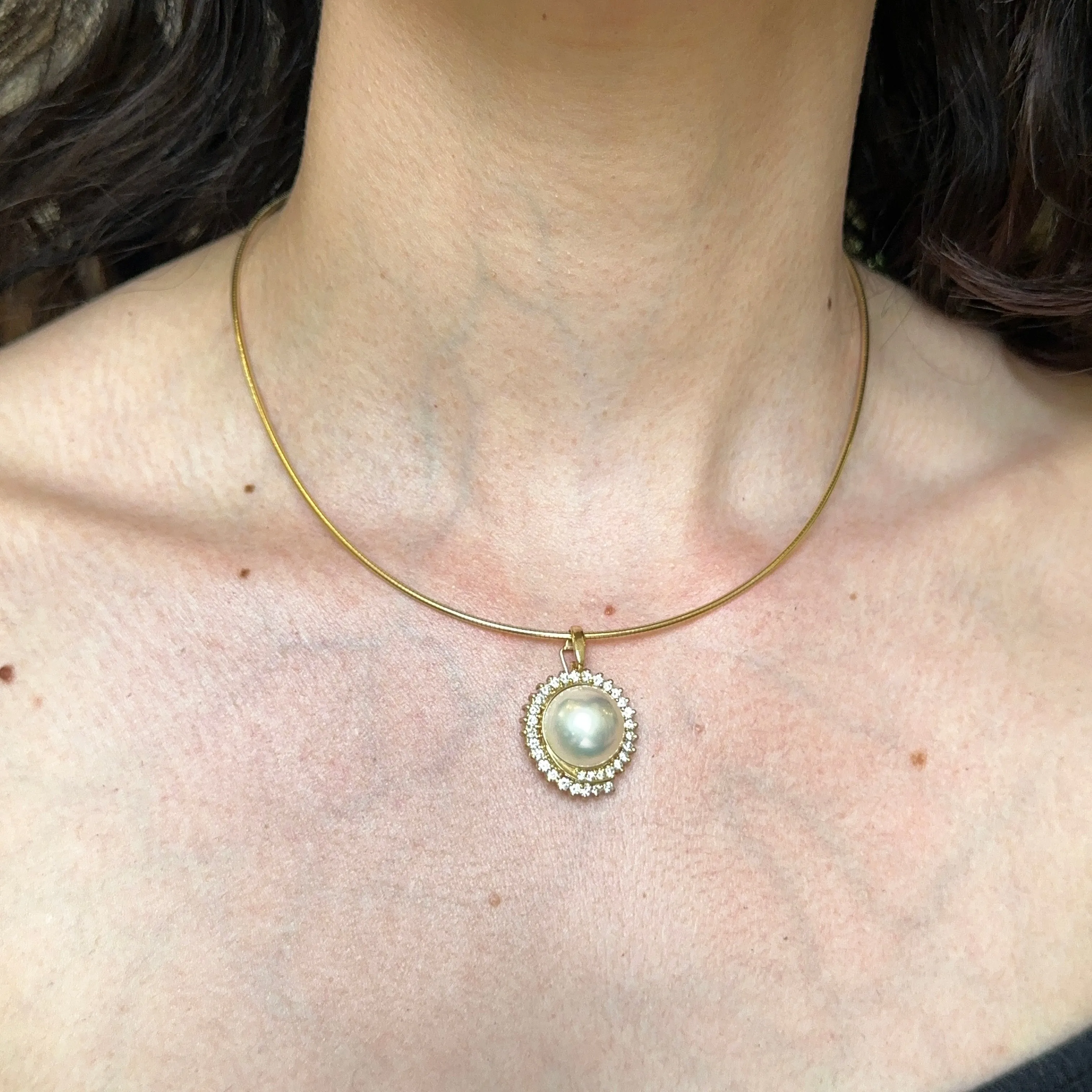 Estate 14KT Yellow Gold Mabe Blister Pearl   Diamond Enhancer Slide Pendant
