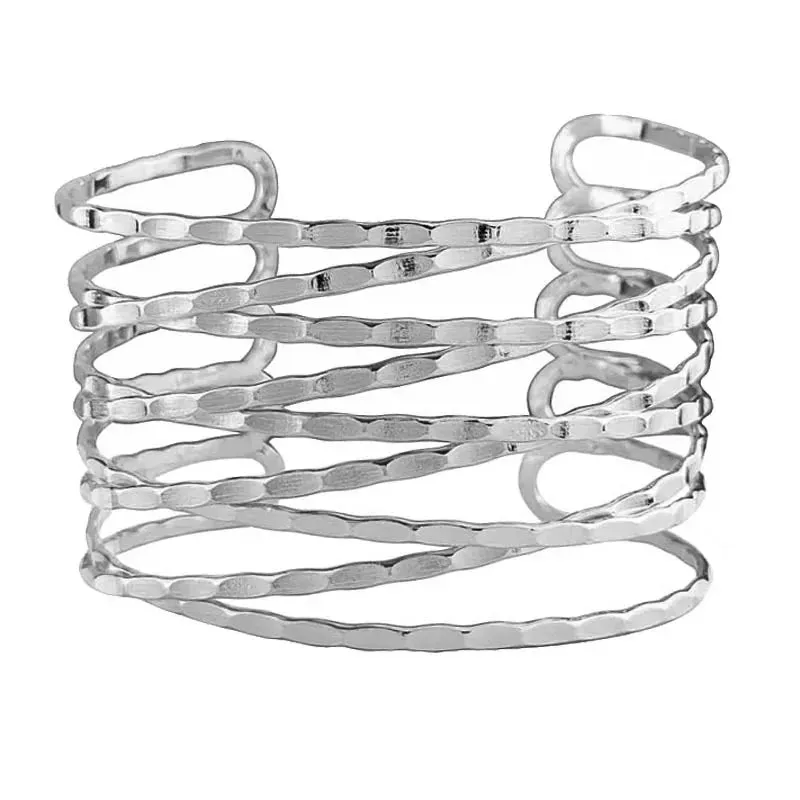 French Simple Design Open Smooth Bracelet Small Vintage Hollow Out Leaf Charm Bracelet for Women Jewelry
