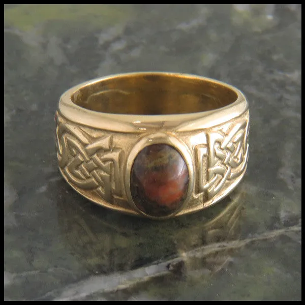 Galoglach Ring with Gemstones in Gold