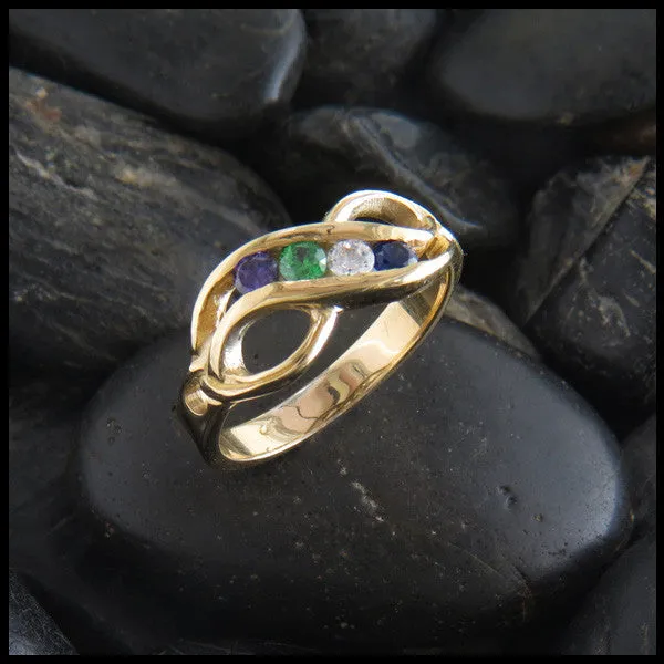 Infinity Knot Mothers Ring in 14K Gold