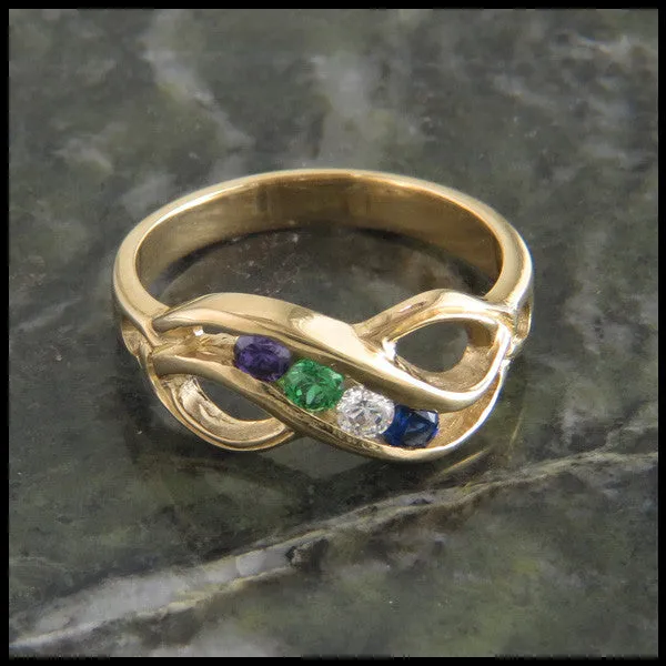 Infinity Knot Mothers Ring in 14K Gold