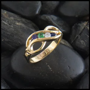 Infinity Knot Mothers Ring in 14K Gold