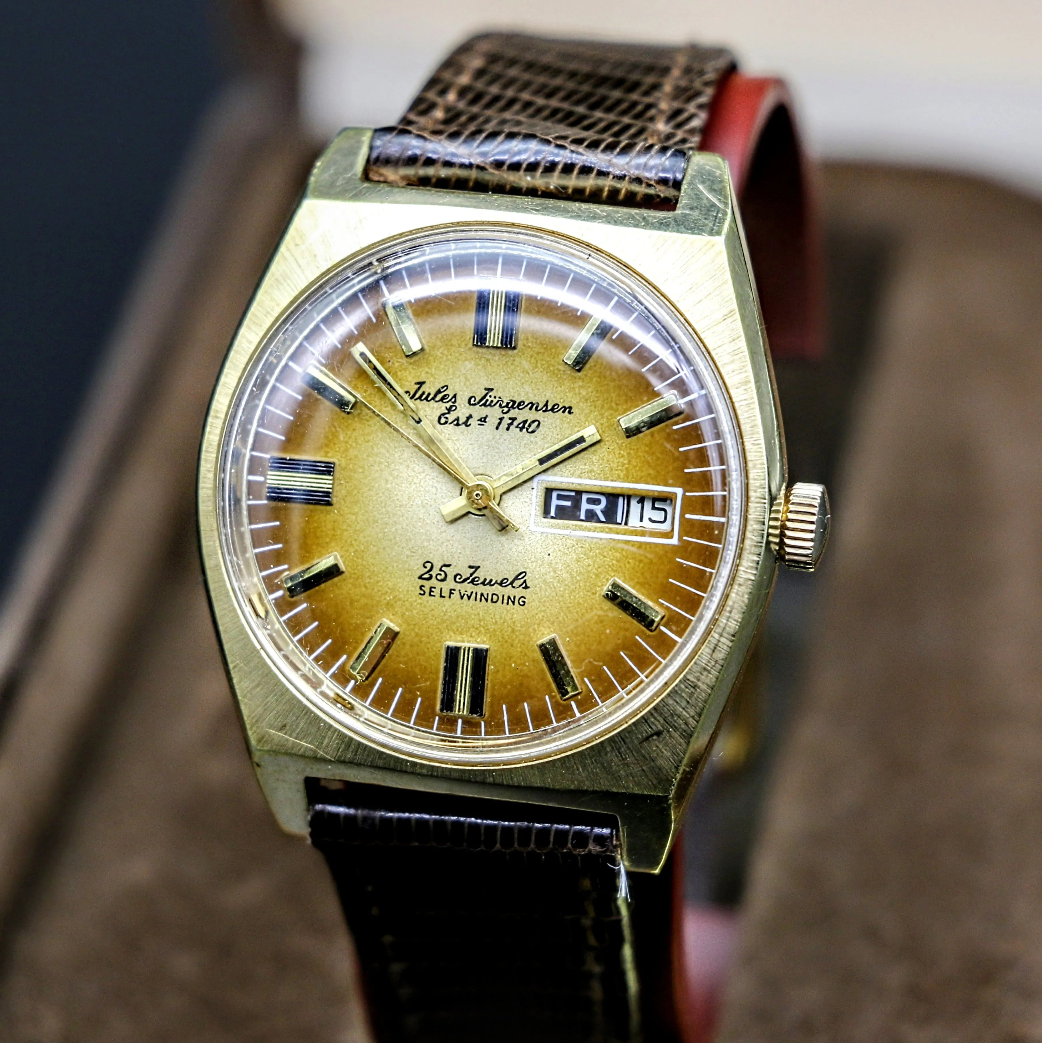 JULES JURGENSEN Swiss Automatic Wristwatch Caliber Int. 7523 25J Day/Date Watch