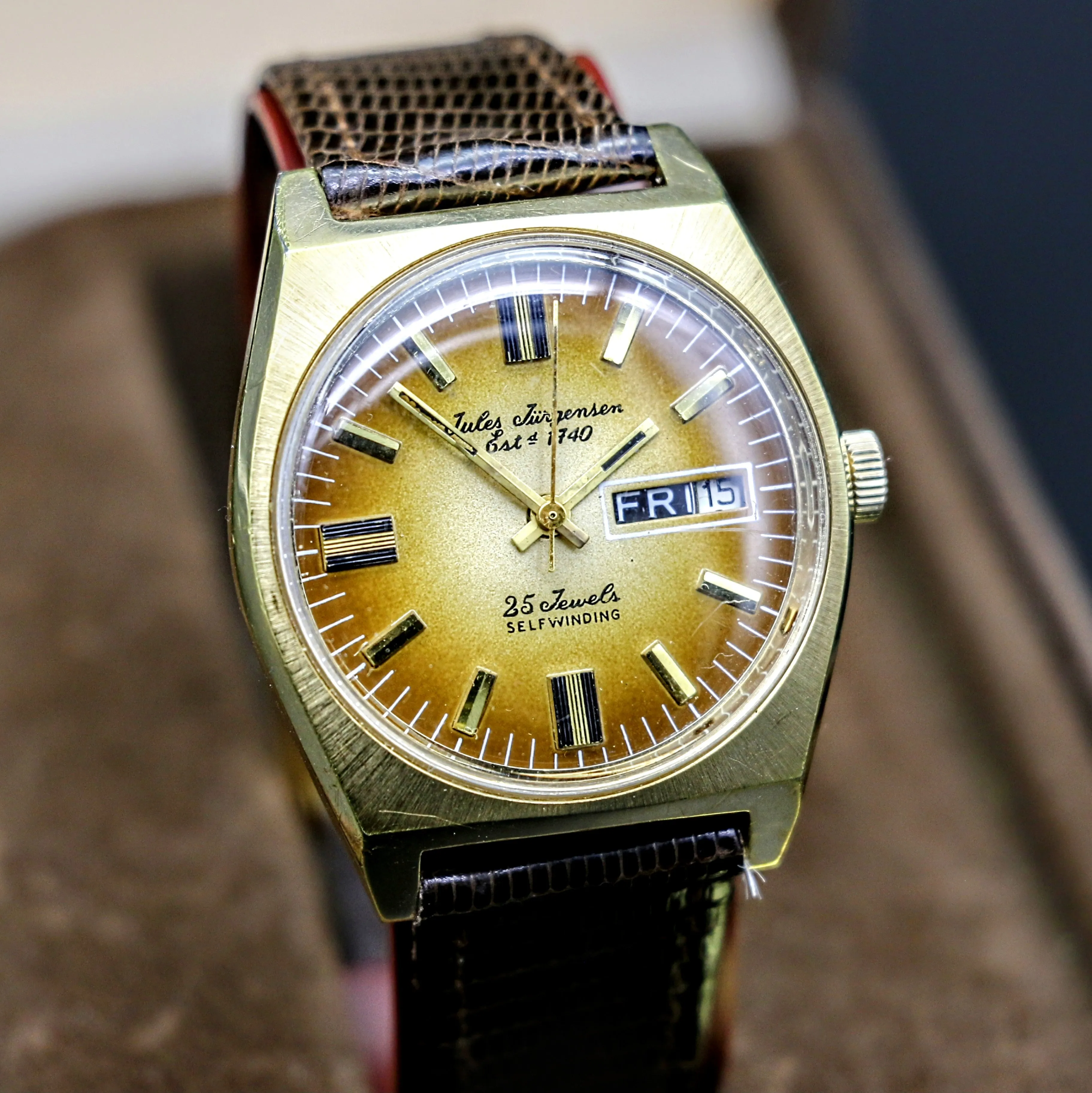 JULES JURGENSEN Swiss Automatic Wristwatch Caliber Int. 7523 25J Day/Date Watch