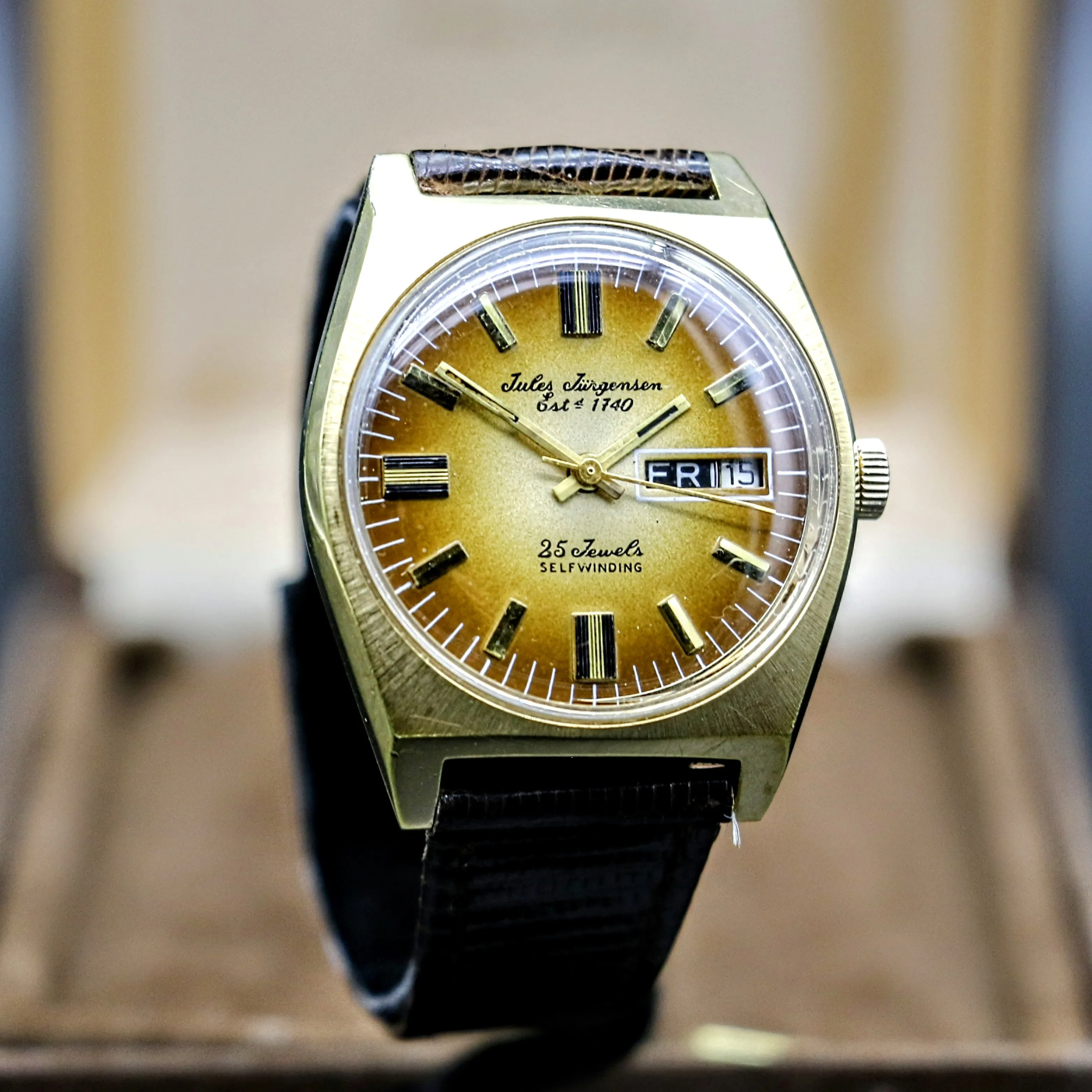 JULES JURGENSEN Swiss Automatic Wristwatch Caliber Int. 7523 25J Day/Date Watch