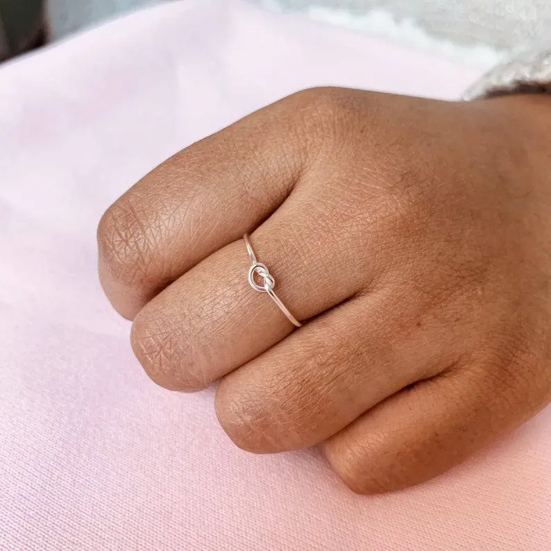 LOVE KNOT RING