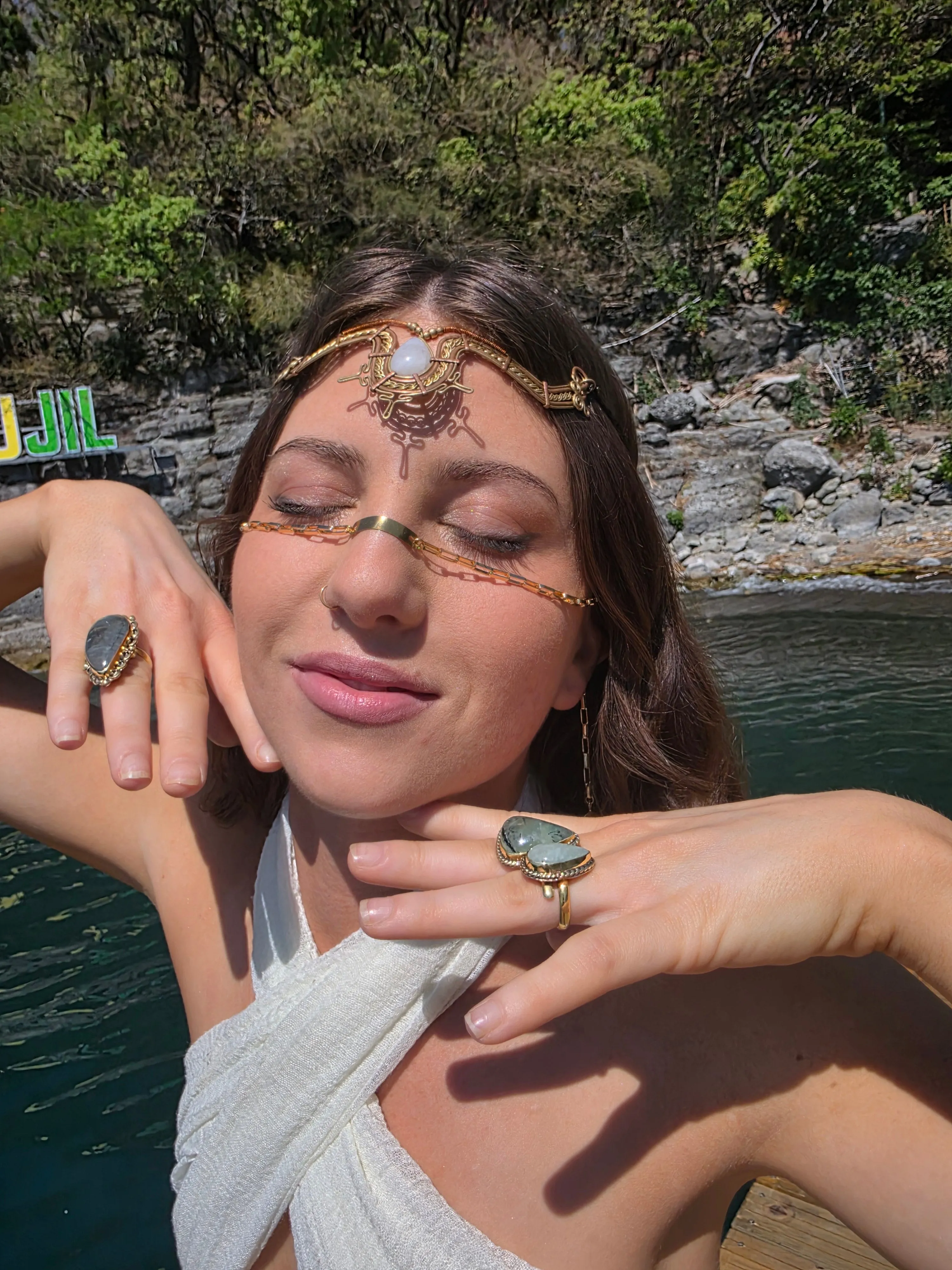 Moonstone Calypso Crown