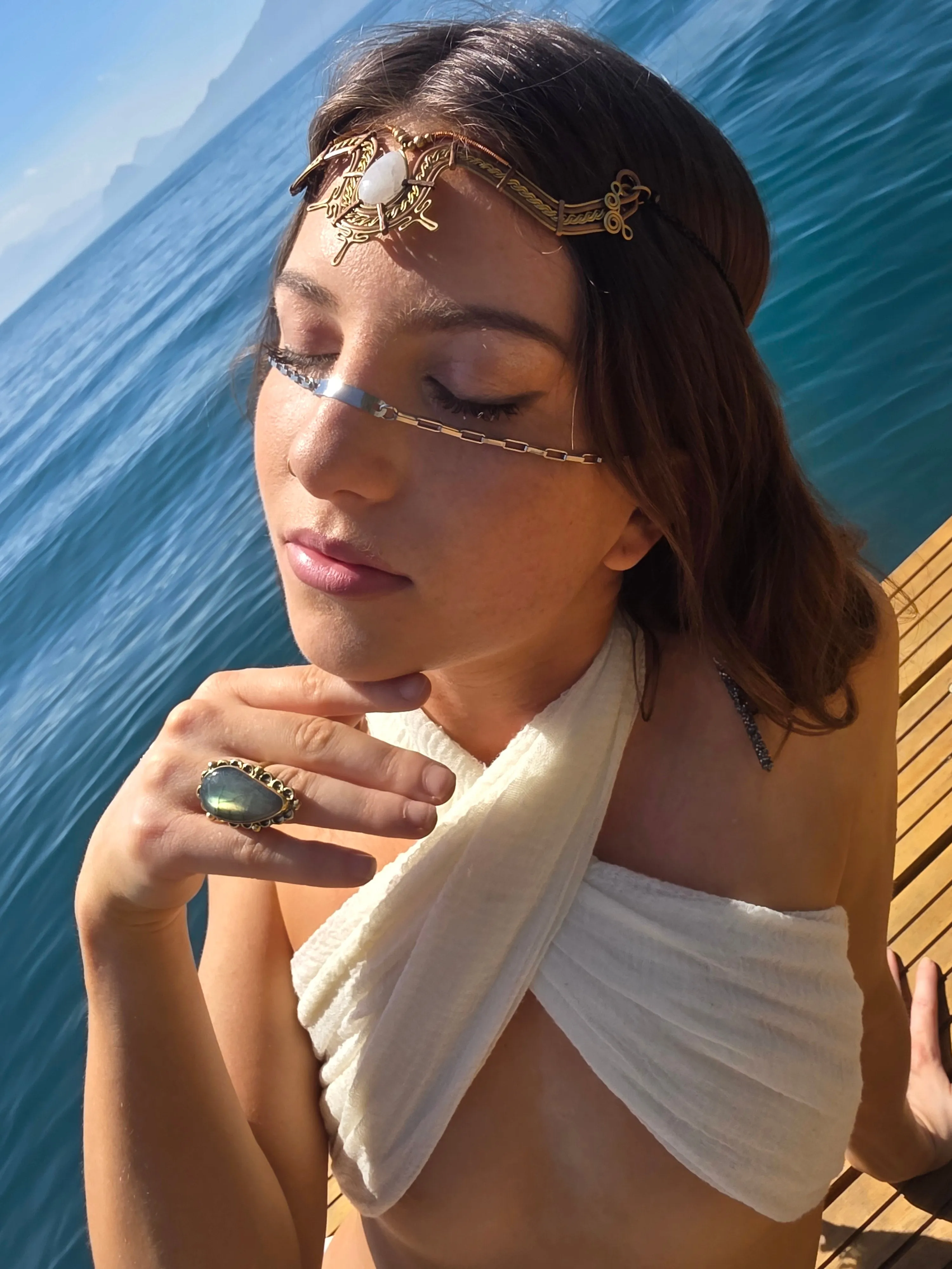 Moonstone Calypso Crown
