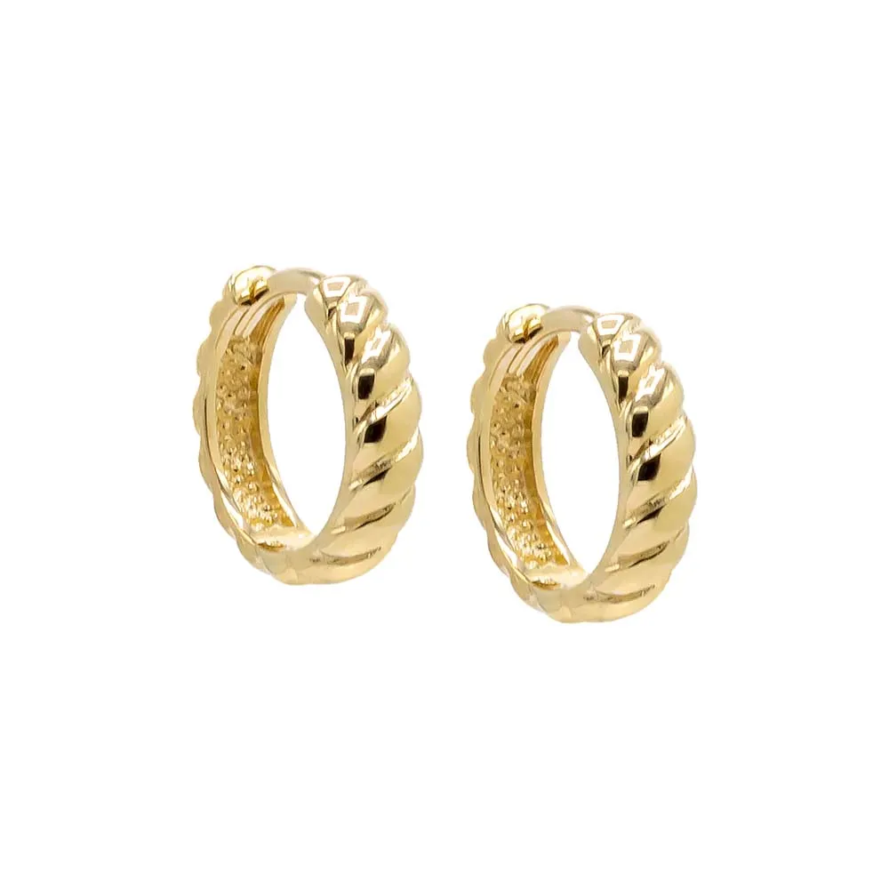 Ribbed Huggie Earring 14K