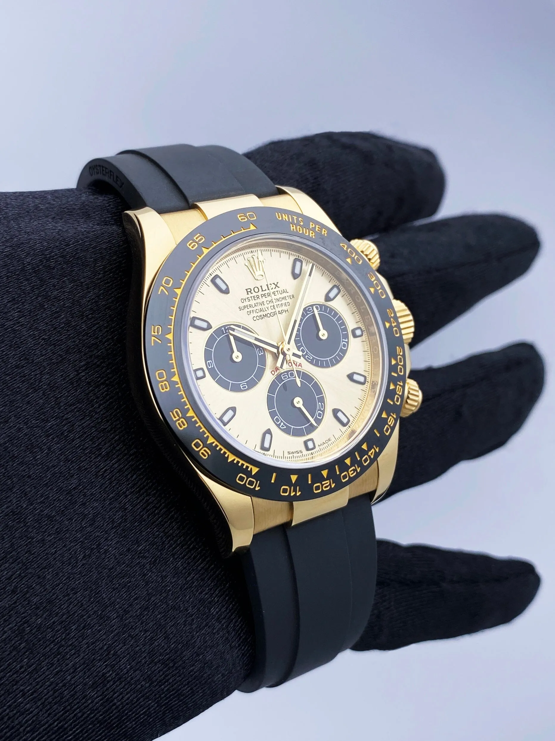 Rolex Daytona 116518LN 18K Yellow Gold Mens Watch Box Papers