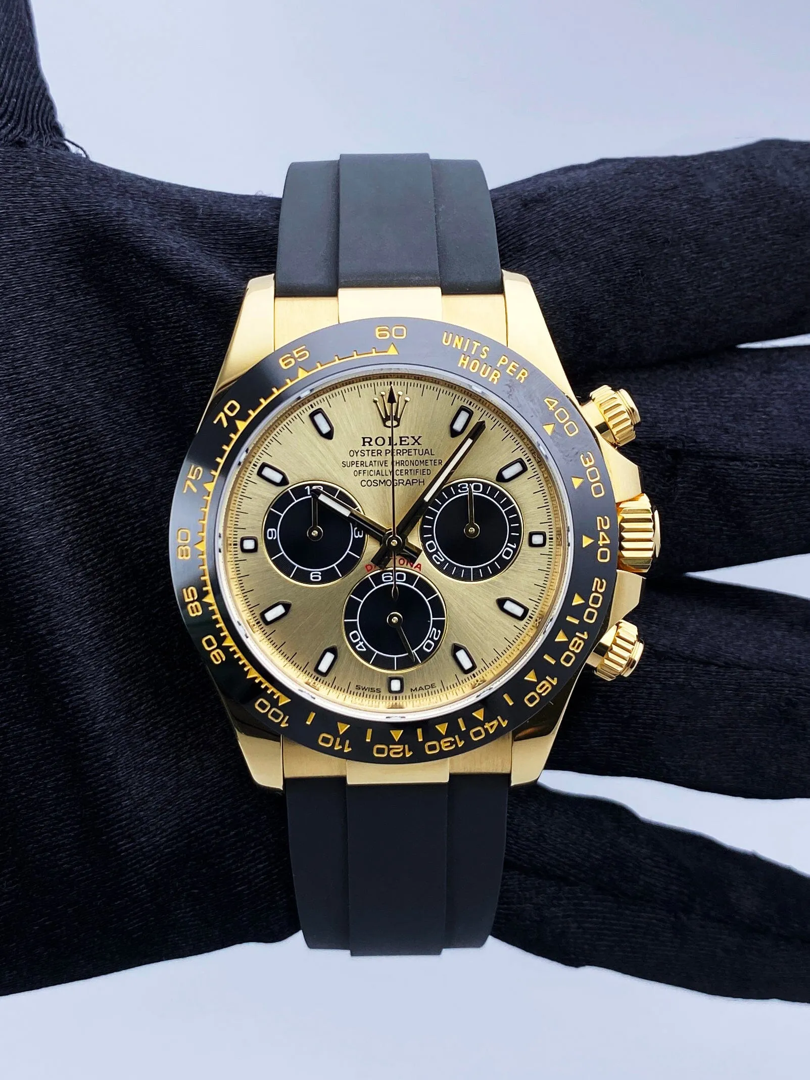 Rolex Daytona 116518LN 18K Yellow Gold Mens Watch Box Papers