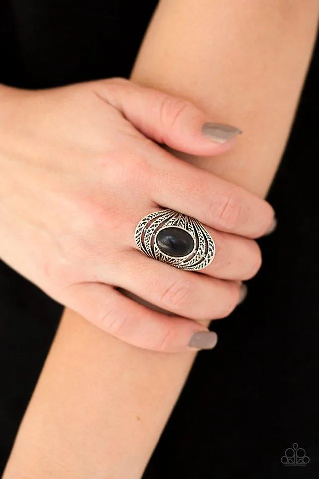 Royal Roamer - Black Ring