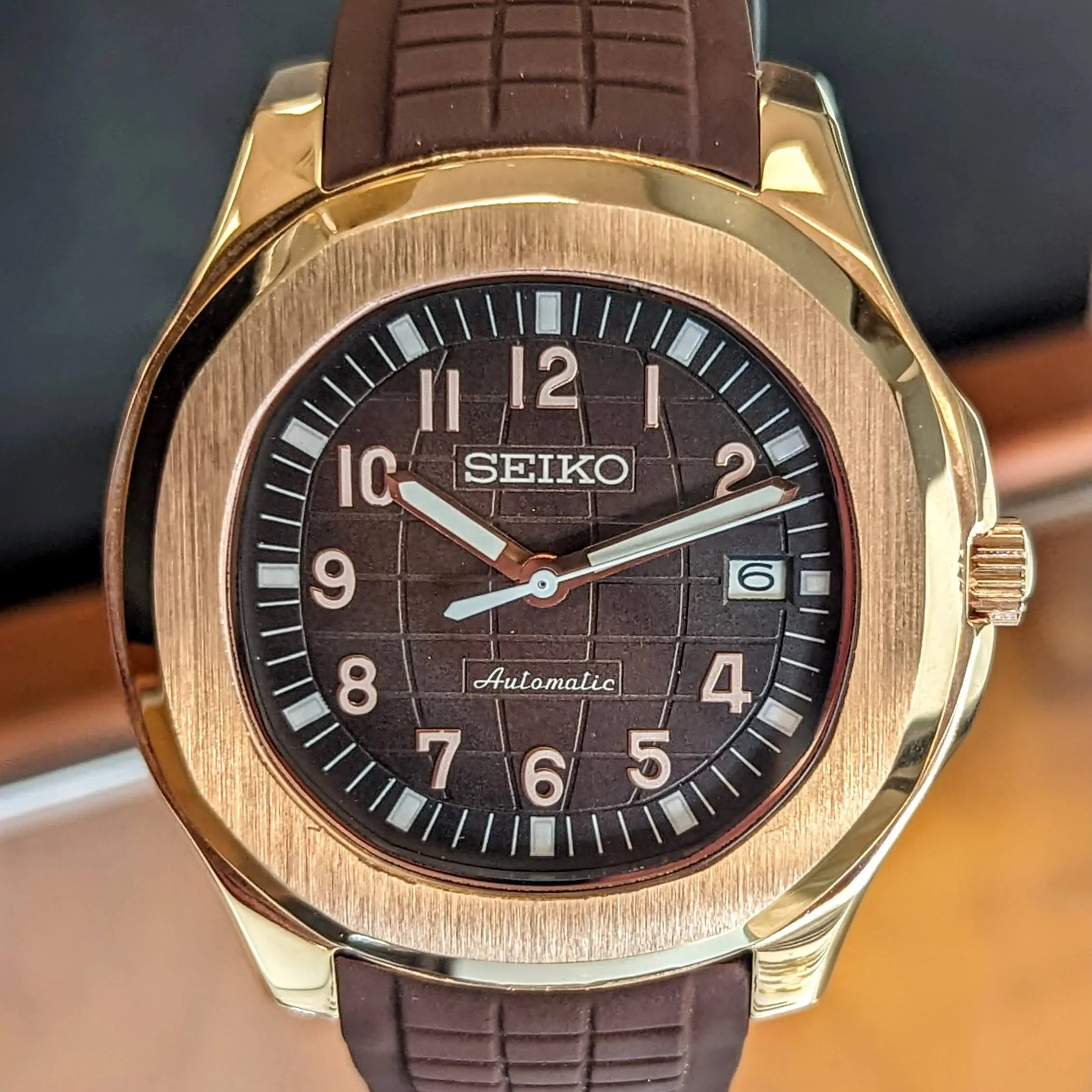 SEIKO Mod Aquanaut Automatic Wristwatch 24 Jewels Rose Gold Case & Display Back Custom Watch