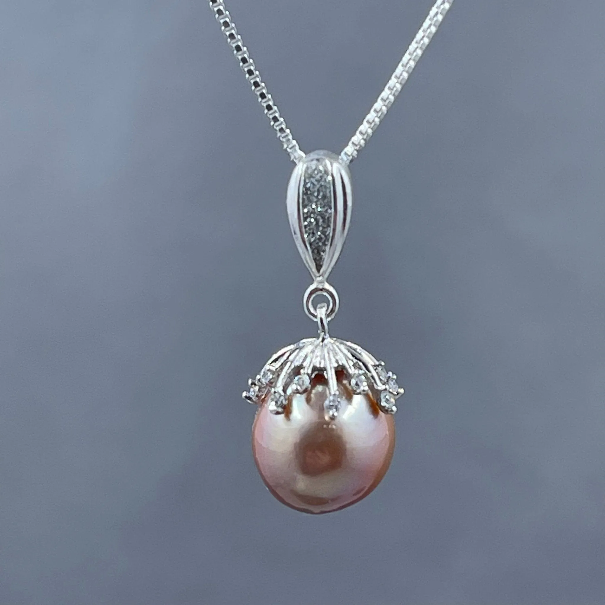 Sparkling Pinky Peach Pearl Pendant Necklace