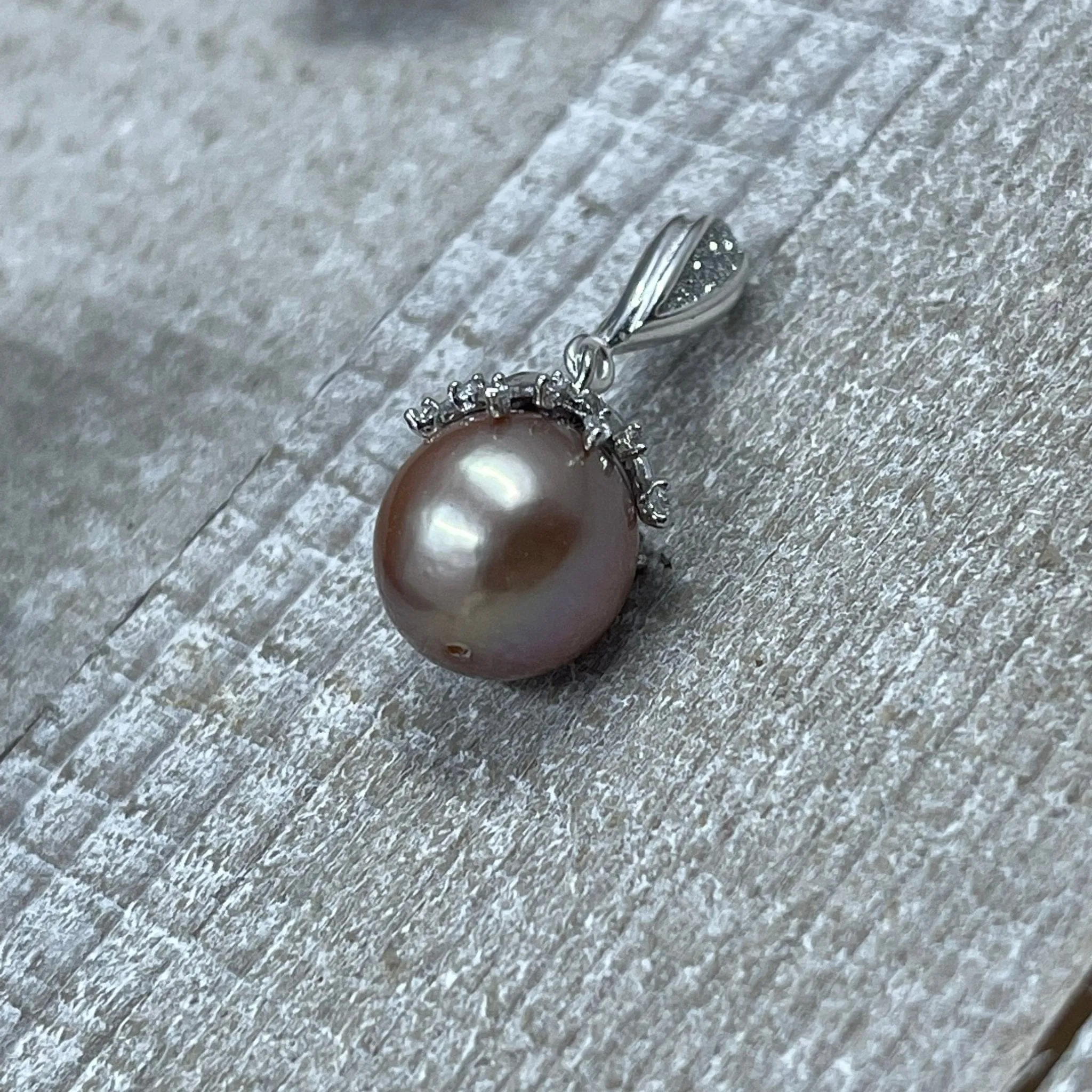 Sparkling Pinky Peach Pearl Pendant Necklace