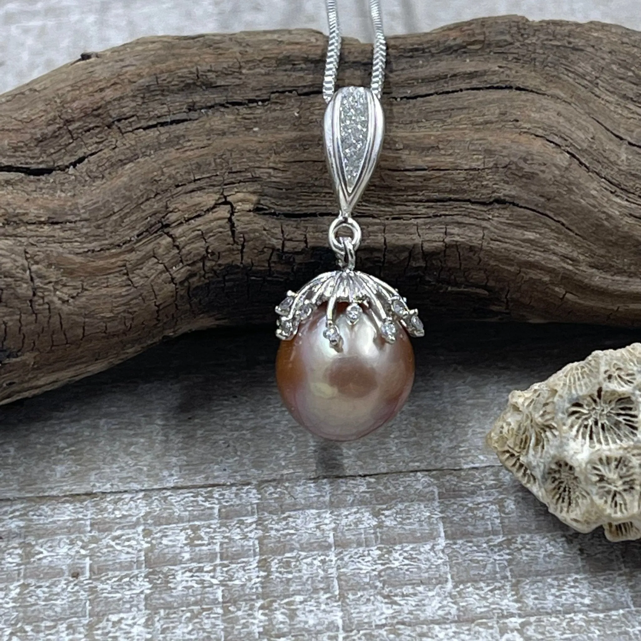 Sparkling Pinky Peach Pearl Pendant Necklace