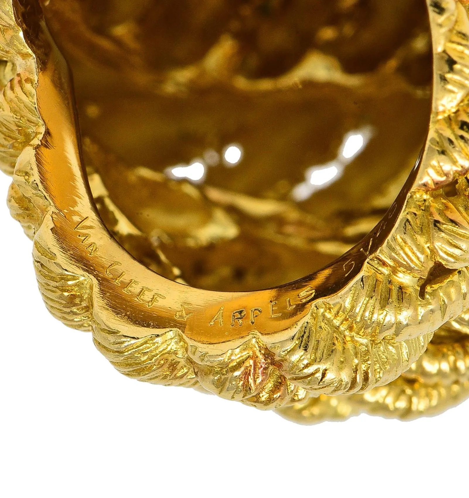 Van Cleef & Arpels French 1960's 18 Karat Yellow Gold Twisted Rope Knot Vintage Dome Ring