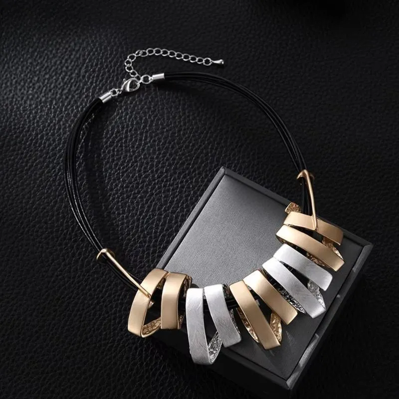 Vintage Collare Chains Chokers Handmade Geometric Suspension Necklace for Women