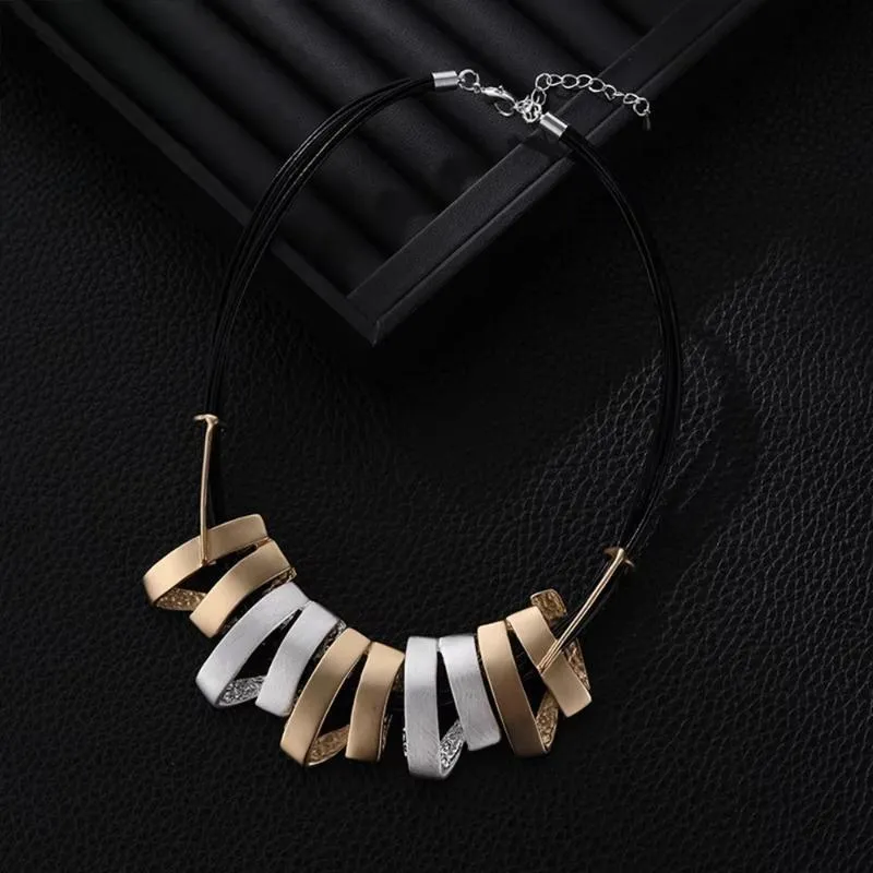 Vintage Collare Chains Chokers Handmade Geometric Suspension Necklace for Women