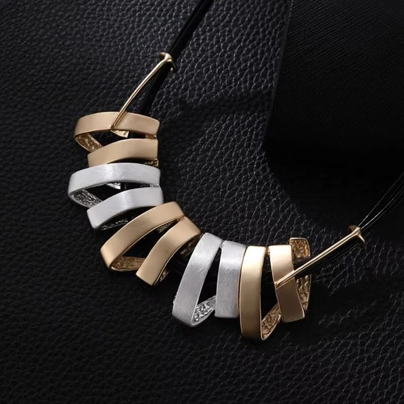Vintage Collare Chains Chokers Handmade Geometric Suspension Necklace for Women