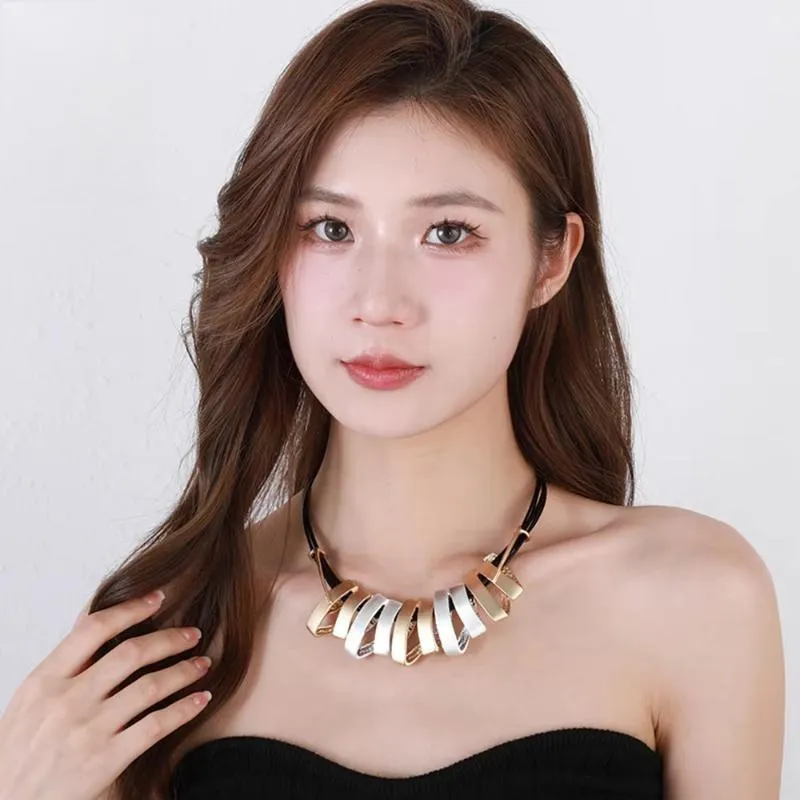 Vintage Collare Chains Chokers Handmade Geometric Suspension Necklace for Women